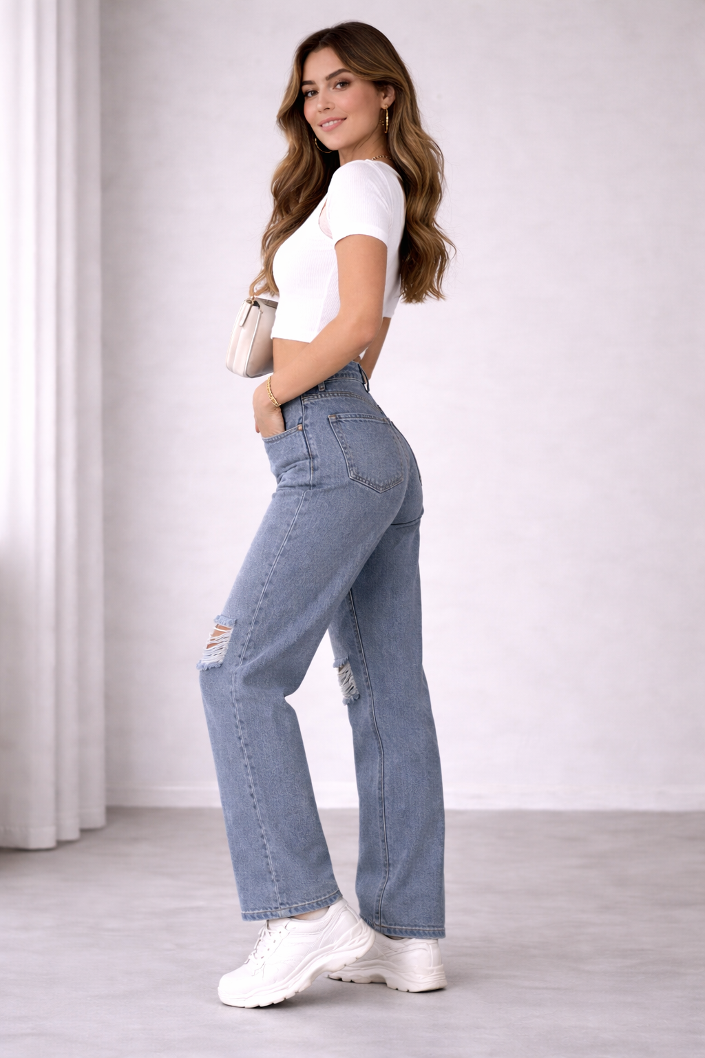 Women’s Mid-Rise Distressed Straight-Fit Jeans